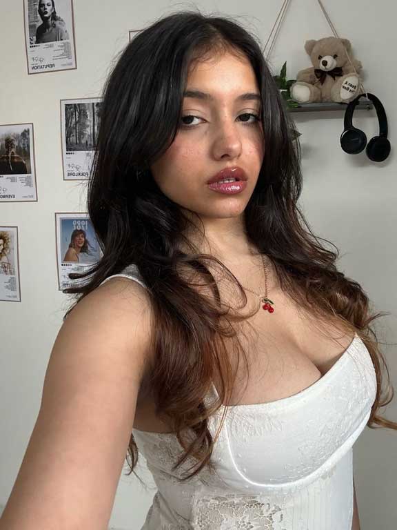 Shetal Call Girl Gurgaon Escort